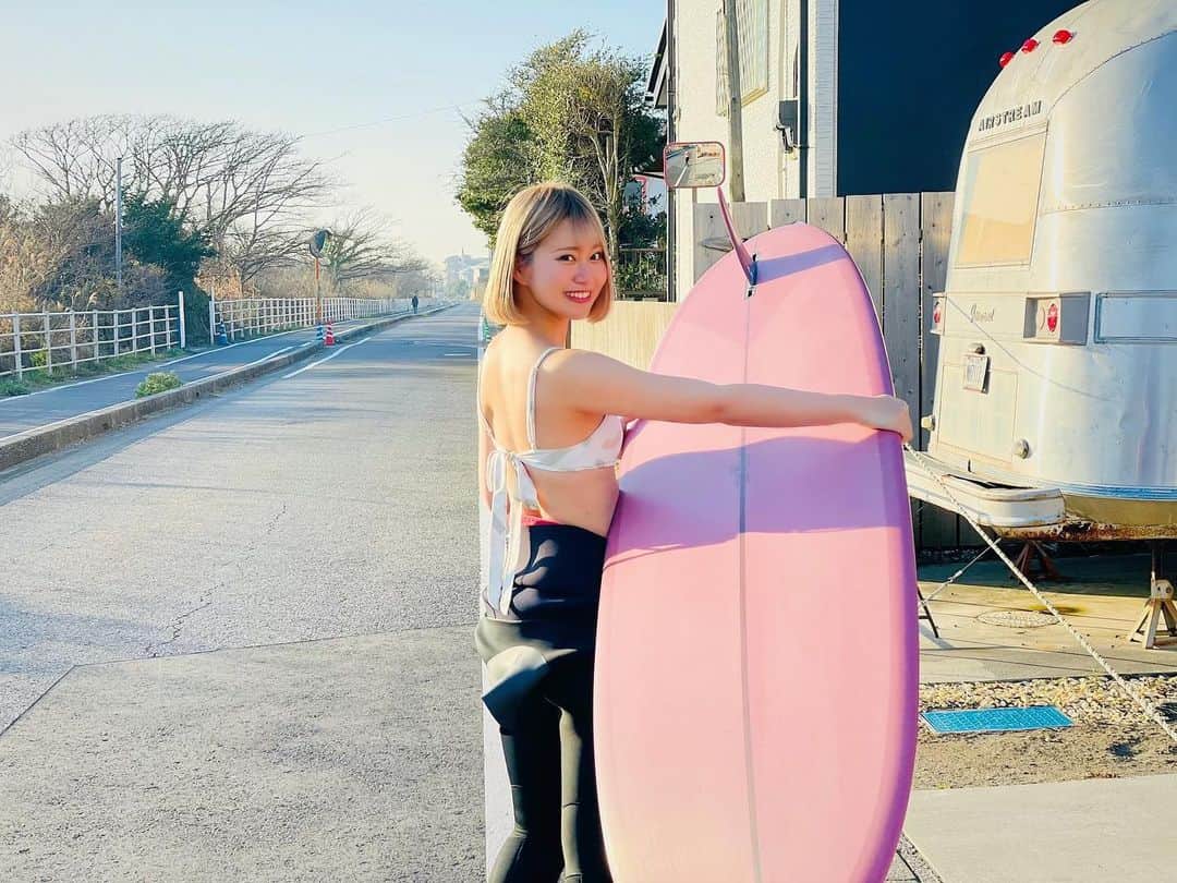 牧野広実さんのインスタグラム写真 - (牧野広実Instagram)「⑅◡̈*  　　　　 一目惚れしたサーフボード…🏄‍♀️  いつ見ても可愛い♡♡  　　　　　　 　　　　　 #surfing #surfboard #surfgirl #toddpinder #mellowwetsuits #サーフィン #サーフィン女子 #searoomlynn」5月25日 20時25分 - makino__hiromi
