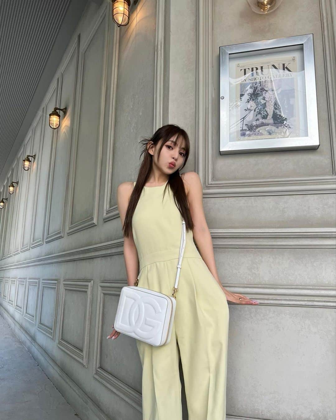 吉木千沙都（ちぃぽぽ）のインスタグラム：「おにゅーのばっぐ🤍🤍🤍 最近ホワイトばっかりに目がいく🥺🫶🏻 #DGロゴバッグ  #DolceGabbana  #カラーバッグ  #ショルダーバッグ」