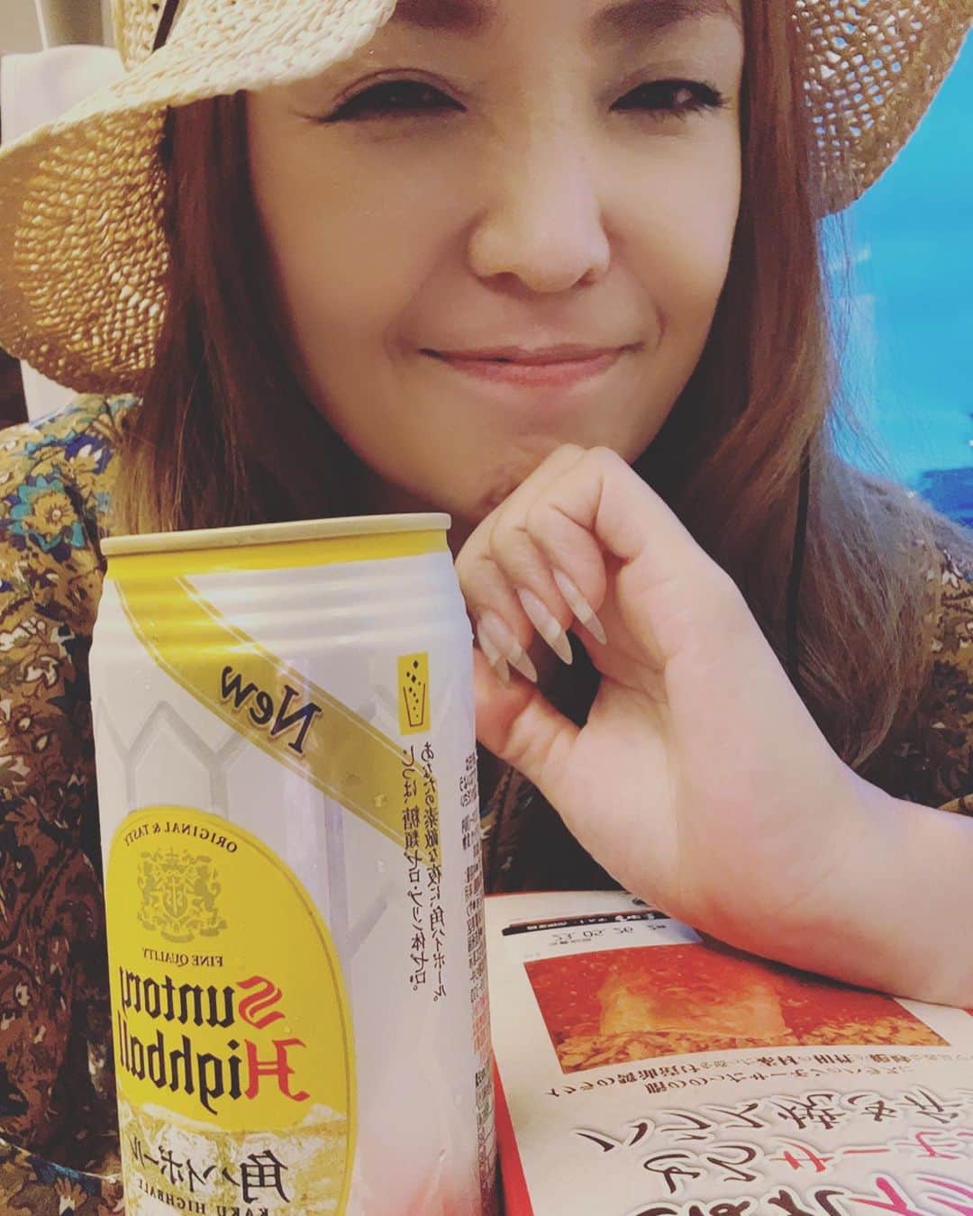 agehaのインスタグラム：「@nailpartner_osaka  ネイルパートナー大阪セミナー終わりました❤️  相変わらず素敵な皆さまと 楽しいお時間❤️  居酒屋新幹線も 大好きなおつまみと ハイボールで帰りまーす♪  近いうちにまた インスタライブ開催します^ ^ 待っててねー！  また来月、 大阪に行きますよん（笑）😅  次はTAT心斎橋店^ ^ そろそろ大阪に マンション借りようかな（笑）😅  今日セミナーと 体験された皆さま❤️ ネイルパートナー大阪店のスタッフの皆様❤️ たくさん私もお買い物しました！ 持ち帰れないから、配送頼んじゃった^ ^ 集塵機マニアの私は、 また集塵機購入ー！  やばい。 また、試したガール。。 パートナーさんの集塵機 楽しみだな^ ^  ありがとうございましたー😍  #agehagel  #agehaセミナー」