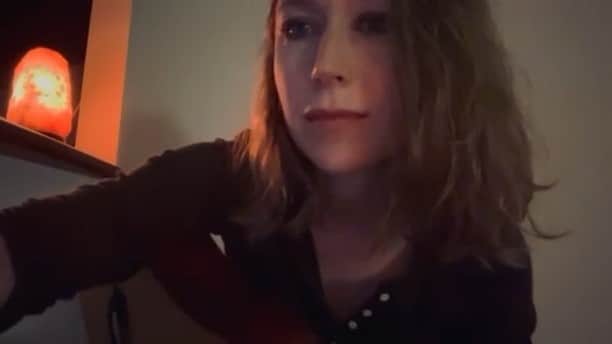 ヘイリー・ウェステンラのインスタグラム：「My humble tribute to the great Tina 👑 x」
