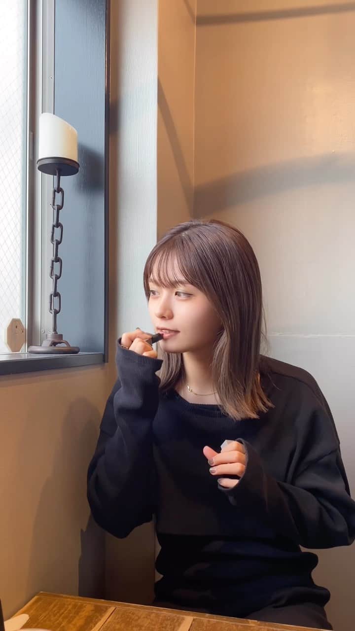 足立佳奈のインスタグラム：「その日の気分でリップ決めるの💄」
