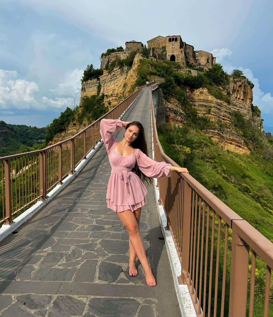 ニコルのインスタグラム：「📍Civita di Bagnoregio 🇮🇹」