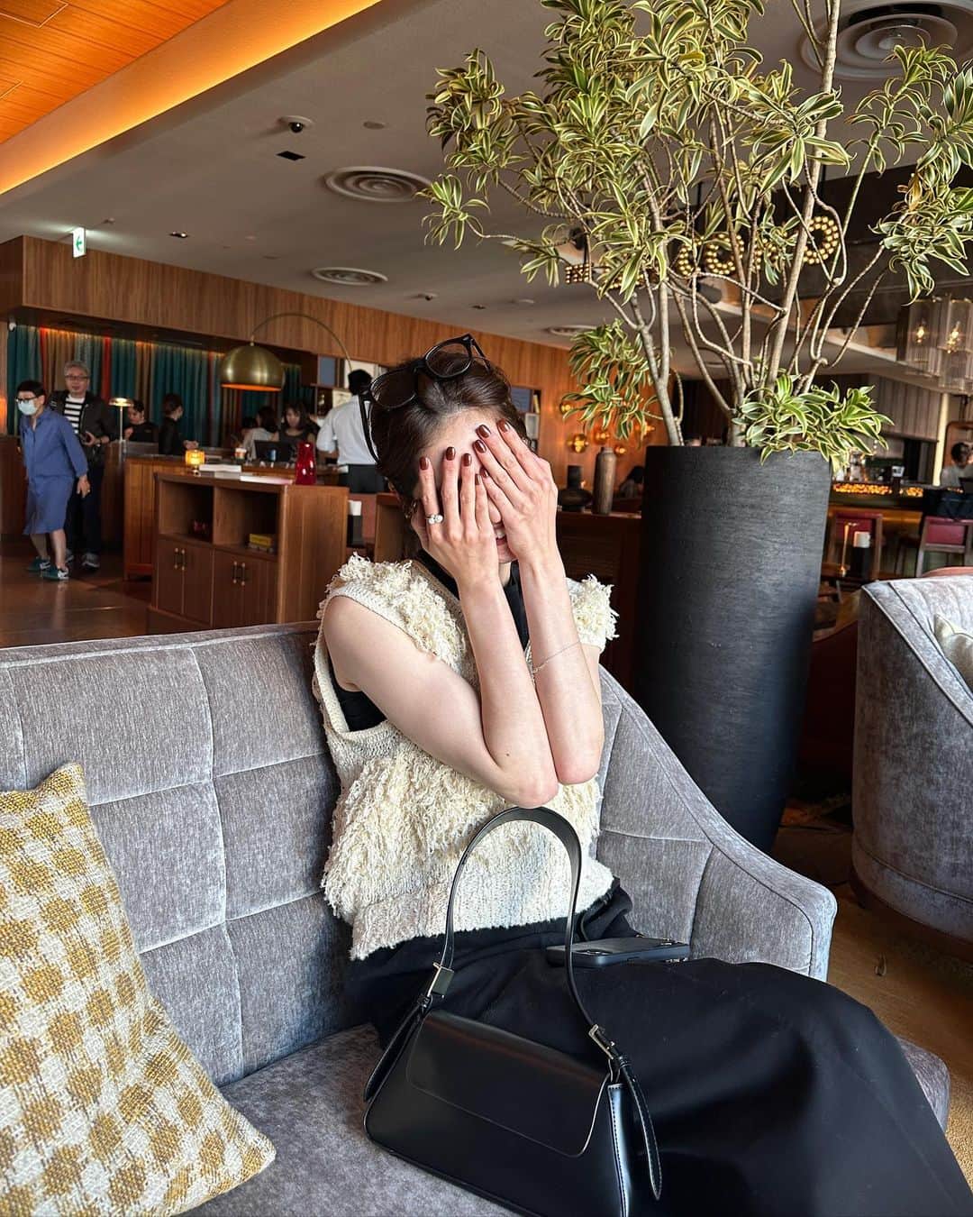 木下桜さんのインスタグラム写真 - (木下桜Instagram)「. 人生初のジェルネイルで 手見るたびにテンション上がる🍒  ゆいぴ、ありがとう♡」5月25日 21時06分 - yo_kinoshita