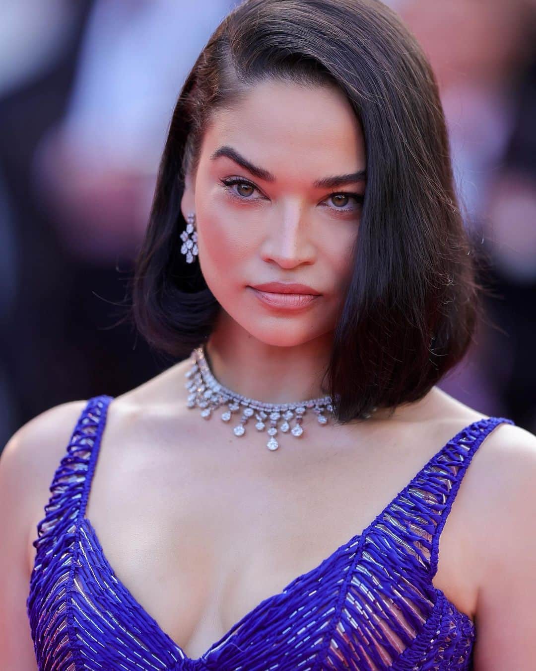 シャニーナ・シャイクのインスタグラム：「a purple moment on the Cannes carpet  Wearing @lustro_md @nicolasjebranworld」
