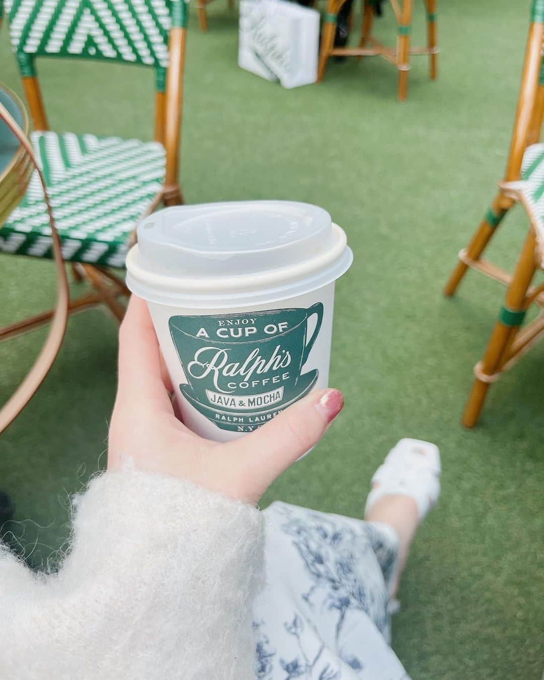 藤原望未さんのインスタグラム写真 - (藤原望未Instagram)「この日はモーニングしてカフェでコーヒー☕️飲んで、お昼までゆっくり過ごしました☺️  前は休みをとるのが苦手で、休み！ってなるとそわそわしてたけど、最近は休みも大切って言われる意味を痛感しております😇  皆さんも忙しく働く中、休みも重要な仕事のつもりで、しっかりととってくださいね😊 . . この日のワンピースは春らしく。 こういうふわっとしたのにも挑戦中です🫣 @mistreass_official   サンダルも可愛すぎて大活躍✌️ 去年買った物だけど今年も沢山使ってる🫶 @dianashoespress    #ワンピースコーデ  #春コーデ  #春服コーデ  #ワンピ  #サンダルコーデ」5月25日 21時32分 - nozo.mi74