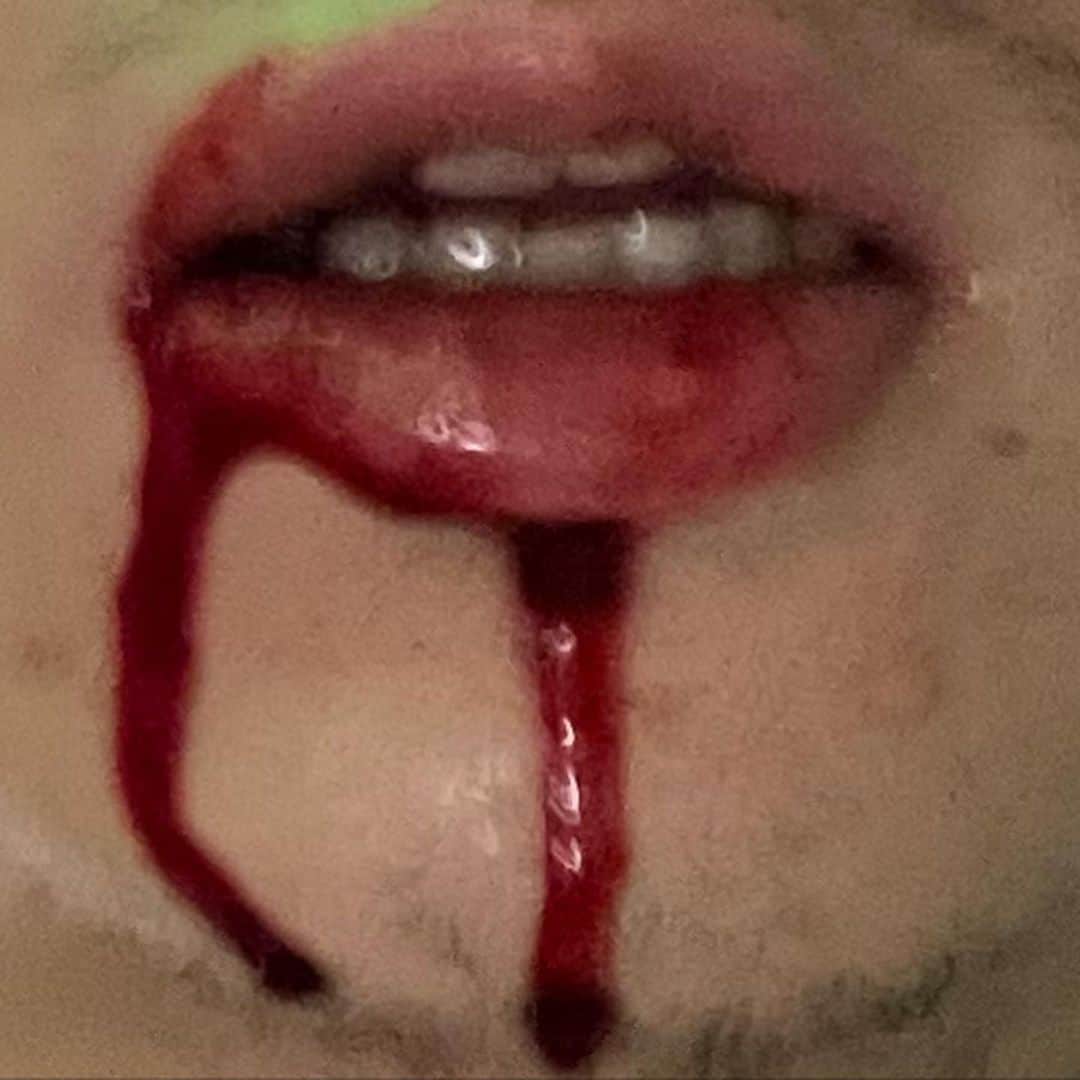 カワグチジンさんのインスタグラム写真 - (カワグチジンInstagram)「BPM170でガム噛んでたら舌半分噛みちぎった。腹立つ！」5月25日 21時26分 - kurtcojain