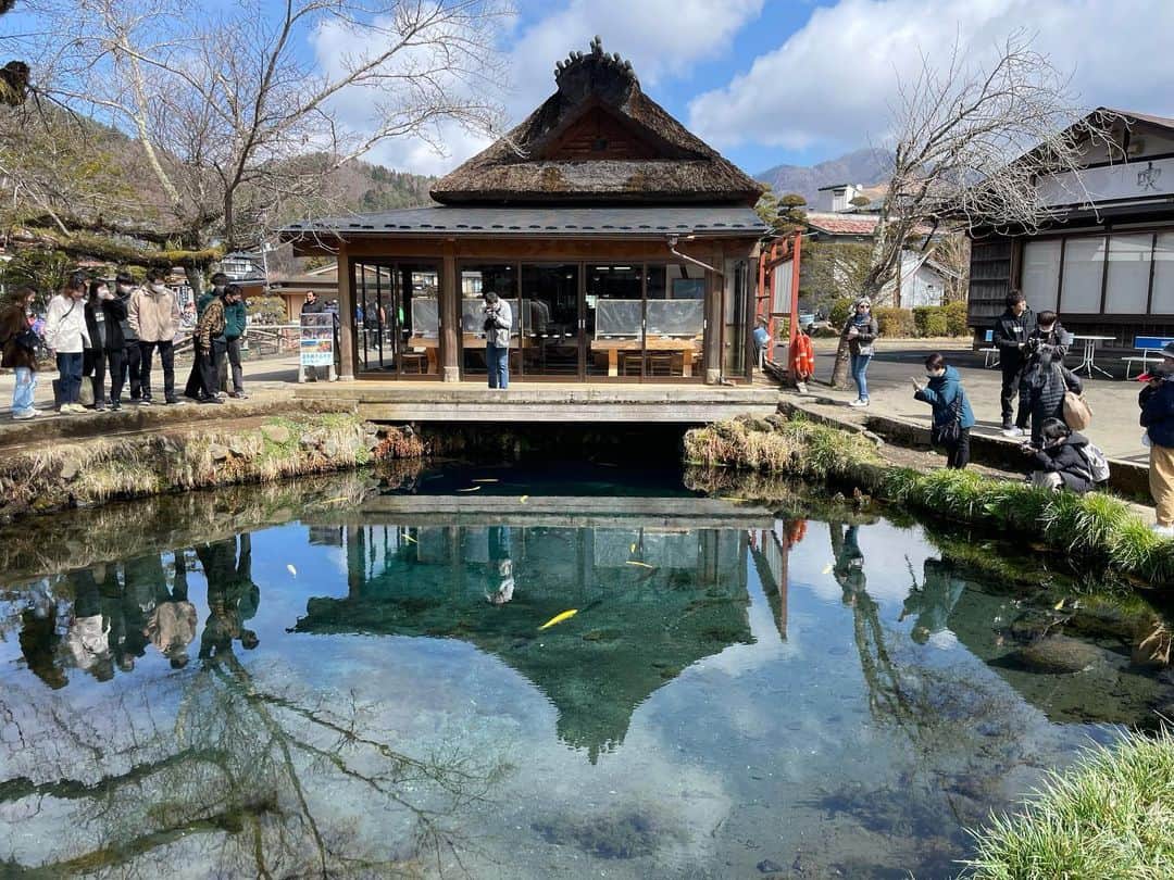 松山英礼奈さんのインスタグラム写真 - (松山英礼奈Instagram)「世界遺産忍野八海💙🩵  透き通る水に心癒された🥹🤲🏻🤍🩵🪽  #時差投稿 #世界遺産 #忍野八海 #山梨県 #富士山 #観光スポット」5月25日 21時29分 - hiiiiiiii0802