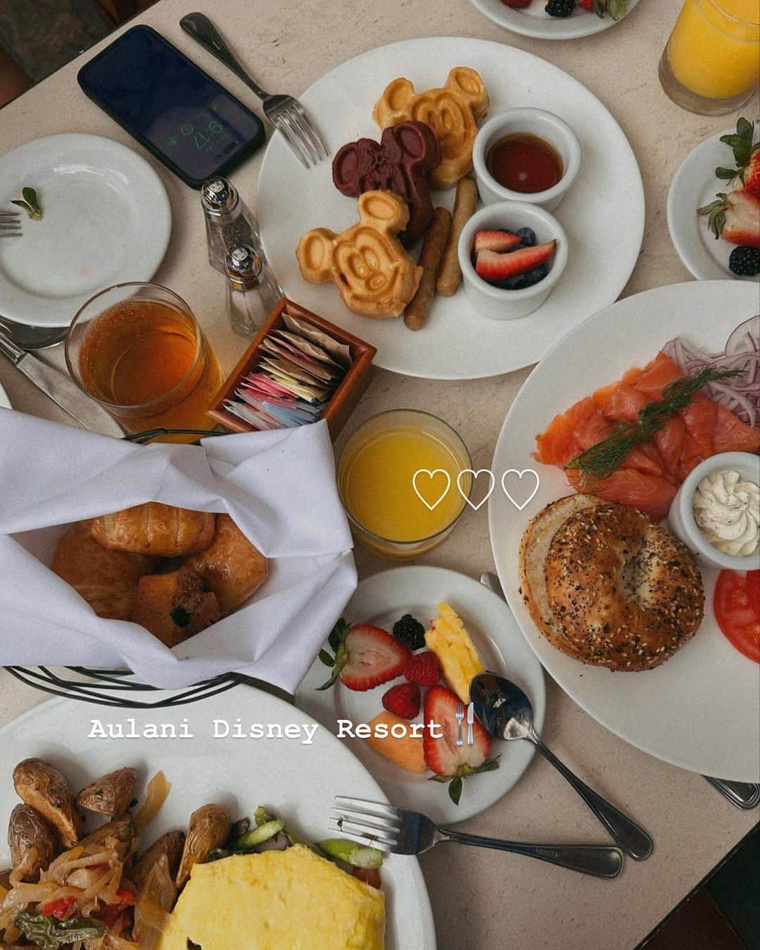 ✷kana✷のインスタグラム：「ごちゃまぜ🌺📷  #aulanidisneyresort#makahiki#hawaii2023#alexiastam#bikinigirl#looks#breakfast#familytrip」