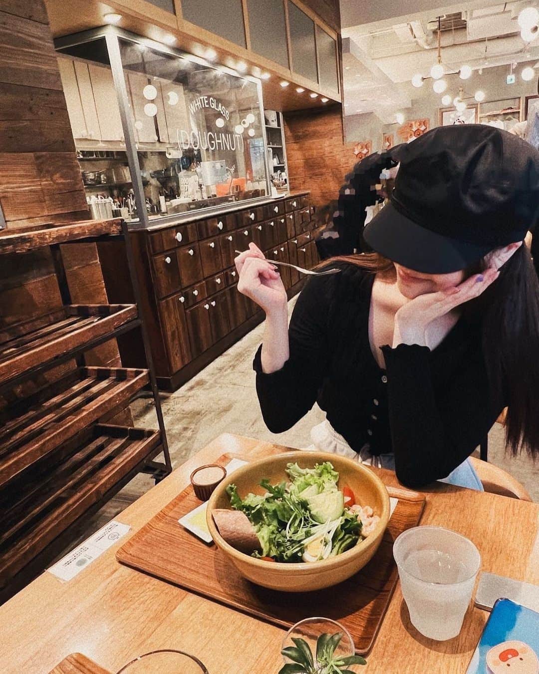 中西智代梨さんのインスタグラム写真 - (中西智代梨Instagram)「サウナ上がりのサラダはうんまい。」5月25日 21時47分 - sukiyaki_daisuki512