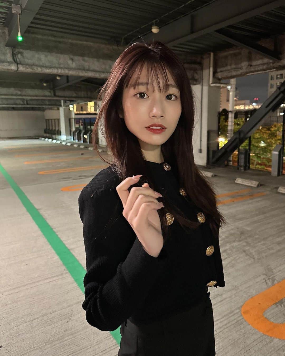 河北彩花のインスタグラム：「⁡ ⁡ ⁡ オールブラックの日🖤🖤 ⁡ ⁡ このパンツめちゃ履きやすくて楽ちん👖 ⁡ 最近新しいボトムスたくさん買ったから ゆっくり載せていきまーす🛒➰♡゛   #さいかのしふく」