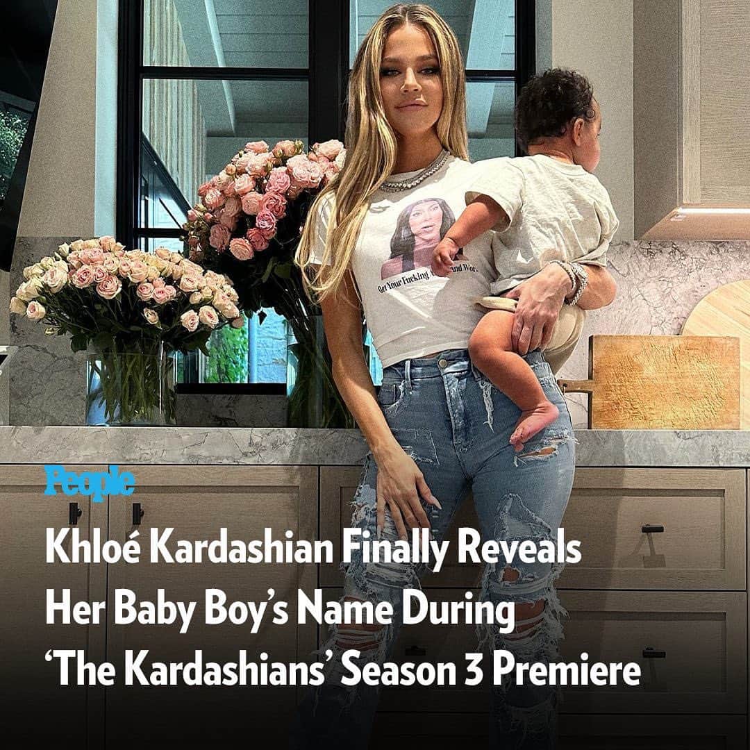 People Magazineさんのインスタグラム写真 - (People MagazineInstagram)「Khloé Kardashian's baby boy's name is no longer a mystery. 💙 After teasing that her 9-month-old baby boy's name would be revealed on The Kardashians, the Good American co-founder revealed her son's name is Tatum and said "naming a human is really hard." More on this story at the link in our bio. | #Regram @khloekardashian」5月25日 22時03分 - people