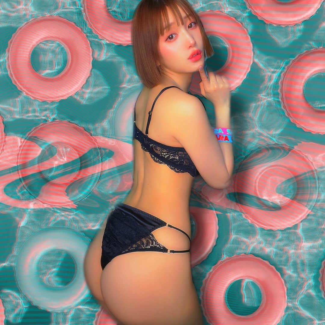 小島みゆのインスタグラム：「エガサリちゃんがデザインした 下着が可愛すぎる🥺🧡🧡  撮影にも普段着でも使えちゃうね！！ 女性も男性もセクシーと思う要素が詰まってて 推しの子にプレゼントしたら 絶対嬉しい😍  どっちの面も可愛くて パンツ逆に履いちゃってた😂  You can use it for both photography and everyday wear! ! Packed with elements that both women and men think are sexy If you give a gift to your favorite child Absolutely happy😍 both sides are cute I wore my pants backwards😂   #swimsuit #japanesegirl #japanesemodel #gravure #グラビア#グラドル#glamor#gravure#hot#asian#Japanese#girl#instagood#ig#ig_japan#igers#amorous#얼스타그렘#일본#섹시#일상#소통#팔로우#性感的#粉我」