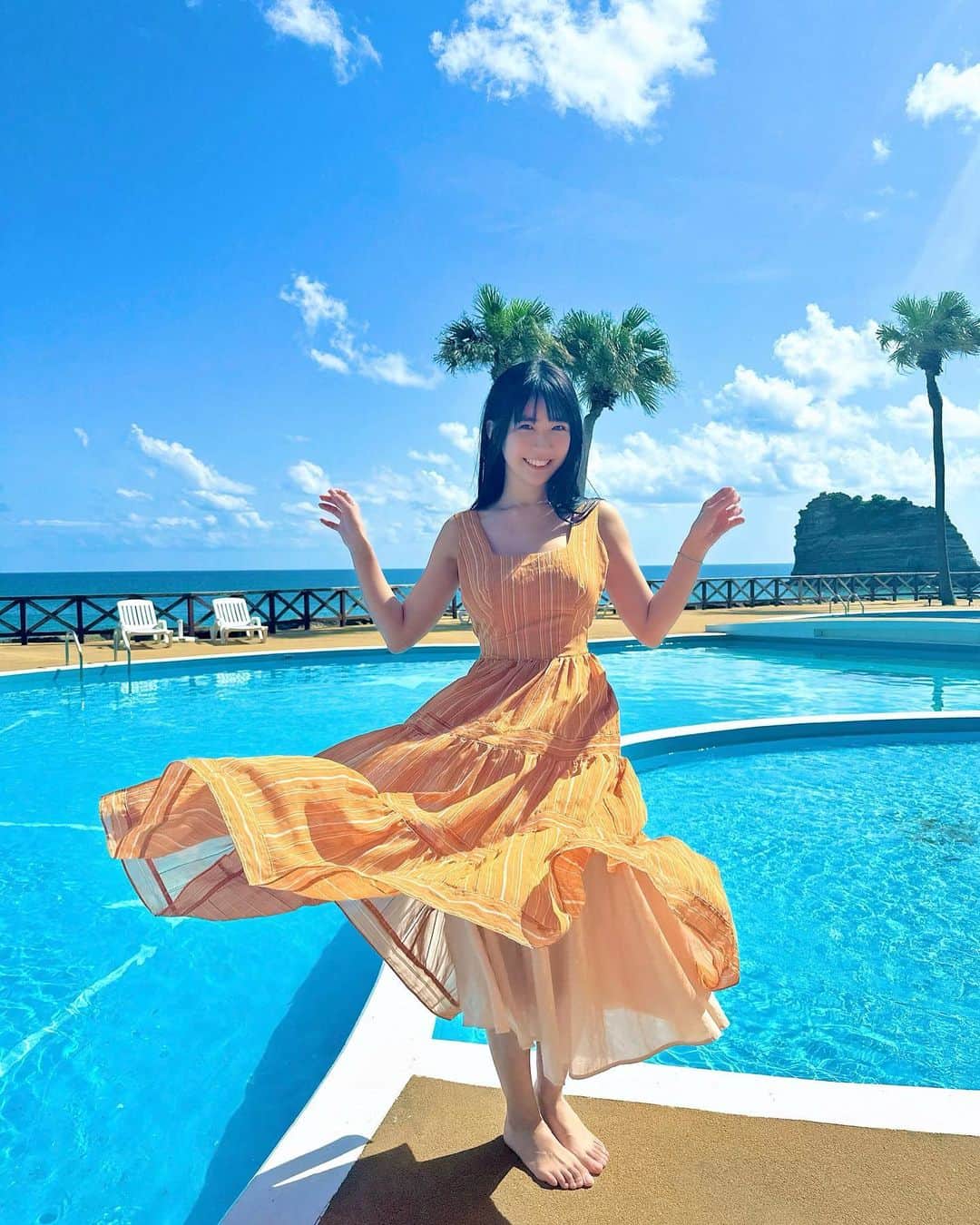 天羽希純のインスタグラム：「3日間の撮影終了🌺🌴  早くみんなに報告したい！！  いつもありがとう💜」