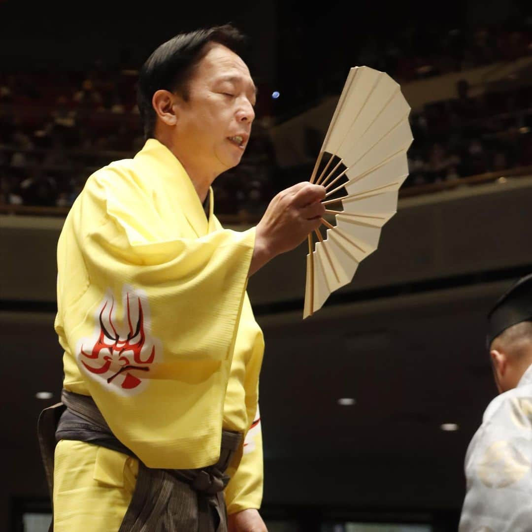 日本相撲協会さんのインスタグラム写真 - (日本相撲協会Instagram)「大相撲五月場所十二日目！ 幕内は、#照ノ富士 が1敗を守り単独トップに。 2敗で続くのは、本日10勝目を挙げた#霧馬山 と#朝乃山 。 十両は、1敗に#豪ノ山 と#落合 。 2敗に#熱海富士  五月場所も残り3日です！  本日は呼出し特集です。 力士を呼び上げる声や一つ一つの所作にも是非ご注目下さい！  @sumokyokai  #相撲 #五月場所 #呼出し #次郎 #克之 #志朗 #重夫 #吾郎 #幸吉 #旭 #隆二 #琴三 #琴吉 #大吉 #照喜 #幸司 #利樹之丞 #光昭」5月25日 22時17分 - sumokyokai