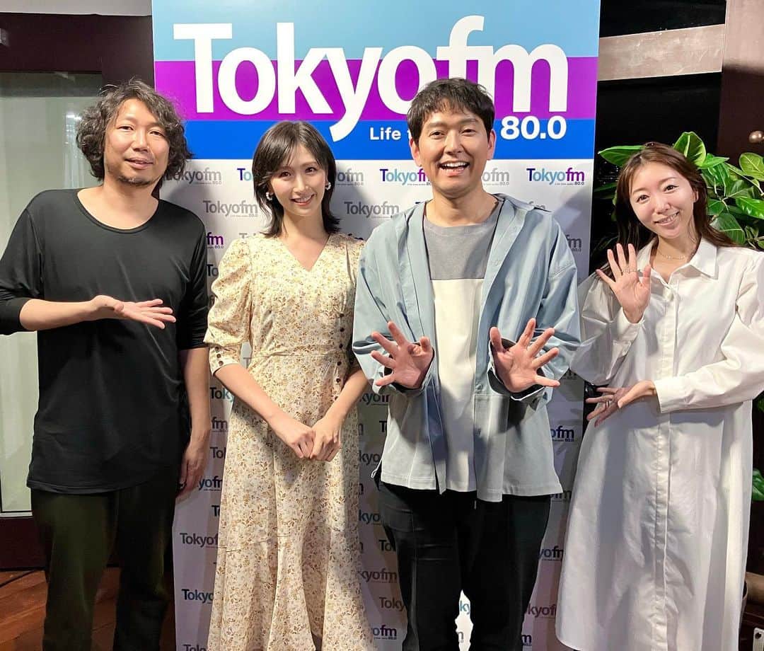 横山ルリカさんのインスタグラム写真 - (横山ルリカInstagram)「. TOKYO FM🎧 【Skyrocket Company】🚀  『スカロケ競馬部』シーズン11ラストは、 ナイツ土屋さんと日本ダービーについてお伝えしました〜🏇🇯🇵  ソールオリエンスの二冠か、はたまた別の馬がそれを阻止するのか、楽しみです🔥✨  #TOKYOFM #SkyrocketCompany #スカロケ #競馬部 #ナイツ土屋 さん #日本ダービー #🏇🏇🏇  👗🌼 #apuweiserriche   明日5/26（金）15:00〜TOKYO FM🎧 【TOKYO TEPPAN FRIDAY】🌈  今週もメッセージお待ちしています🥰  #TOKYOFM #TOKYOTEPPANFRIDAY #てつふら  そして5/27（土）20:00〜 【競馬予想TV！】👑  G I🇯🇵日本ダービー  予想バトルをお楽しみに🔥  #競馬予想TV」5月25日 22時17分 - rurika_yokoyama_official