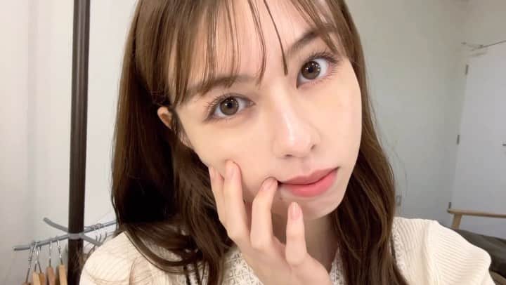 マイヤーズ江玲奈のインスタグラム：「Waiting for something…❤︎💭」