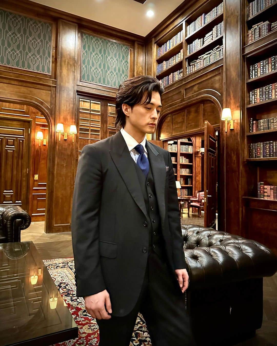 キム・ジフンさんのインスタグラム写真 - (キム・ジフンInstagram)「_  촬영이 고된 만큼 멋진 작품이 나올수 있도록..   #이재곧죽습니다」5月25日 22時33分 - jiraishin99