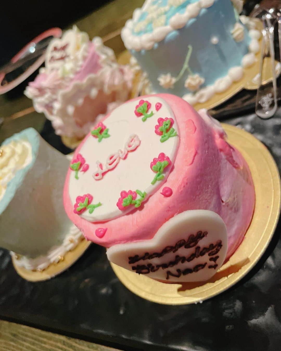 倉田瑠夏さんのインスタグラム写真 - (倉田瑠夏Instagram)「🧁🎂  かわいいケーキ屋さん💐  #cake #birthdaycake #maririsa #happybirthday #ig_japan #tokyo #omotesando #ケーキ屋さん #ケーキ #バースデーケーキ #バースデー #🎂 #🧁 #🎁 #🍰 #表参道」5月25日 22時42分 - ruka.kurata