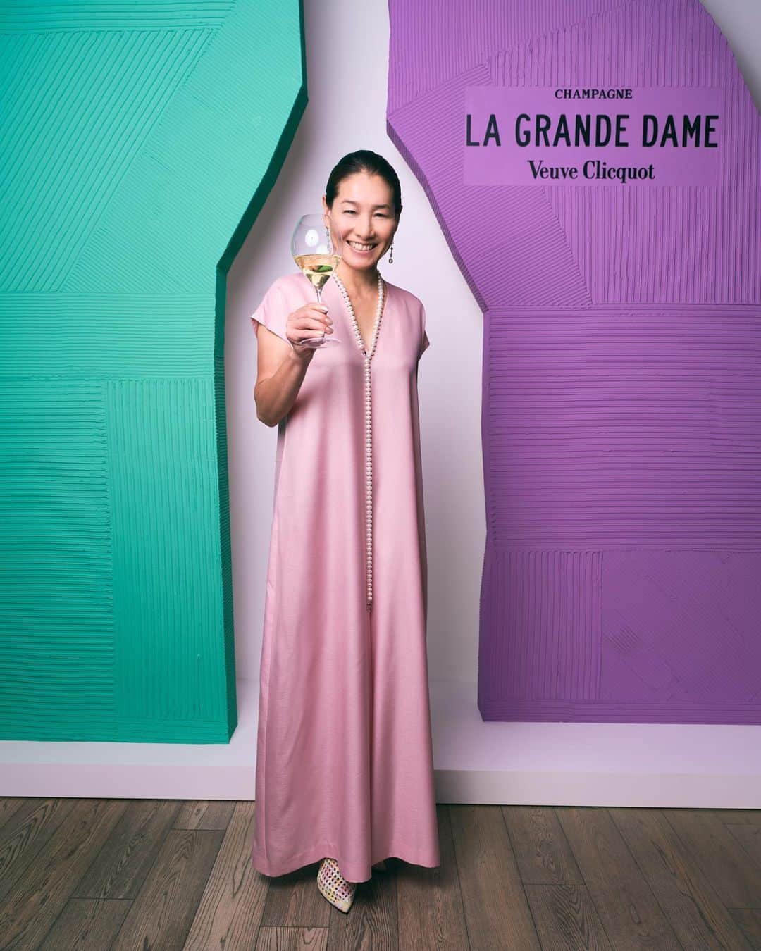 伊達公子さんのインスタグラム写真 - (伊達公子Instagram)「La Grande Dame 2015  @VeuveClicquot   ”色彩の巨匠“と謳われるイタリア出身の現代アーティスト、 パオラ・パロネットによるデザイン。 明るく元気になれるパステルカラーの6つのボックスはとっても素敵。 ラグランダムに合わせるお料理がまた素晴らしかった。  #伊達公子 #kimikodate  #テニス  #テニスプレイヤー #tennis  #tennisplayer #2023年5月25日 #VeuveClicquot  #ヴーヴクリコ #LaGrandeDame #ラグランダム #PR #DrinkResponsibly #シャンパン #シャンパーニュ #champagne」5月25日 22時50分 - kimiko.date