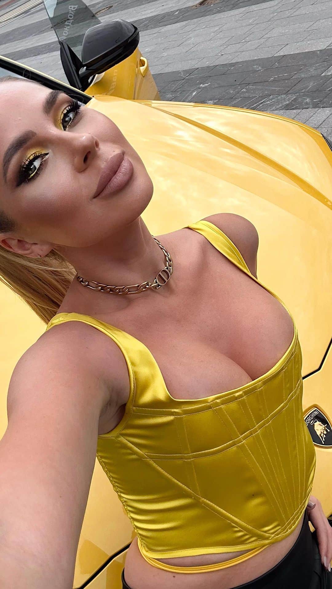 Крошка Алекс о взрослой жизниのインスタグラム：「ДОБРО ПОЖАЛОВАТЬ В СЕМЬЮ, МАЛАЯ💛🔥」