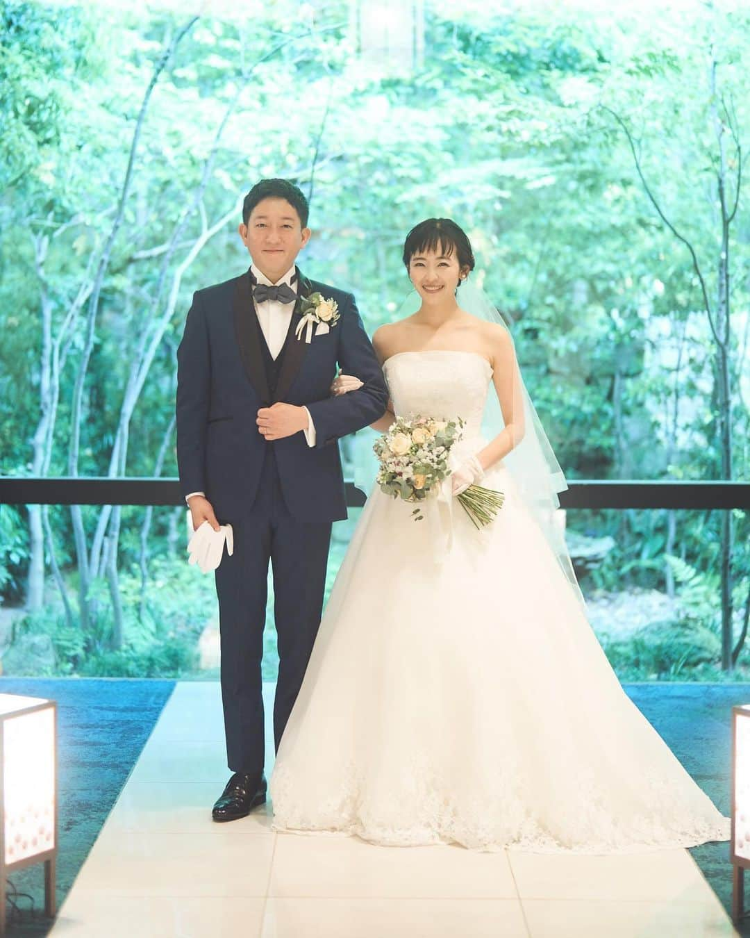 清水みさとのインスタグラム：「京都で結婚式をしました☀️  最高の瞬間がずっとずっと続いて、いつのまにか一日が終わってました！ みんなで大笑いして、ふたりして爆泣きです😀  打ち上げは、 ぎょうざ湯でサウナと街中華🥟♨️  しあわせだー  📷 @kuwatafilm   #大泣き #大感動 #しげお」