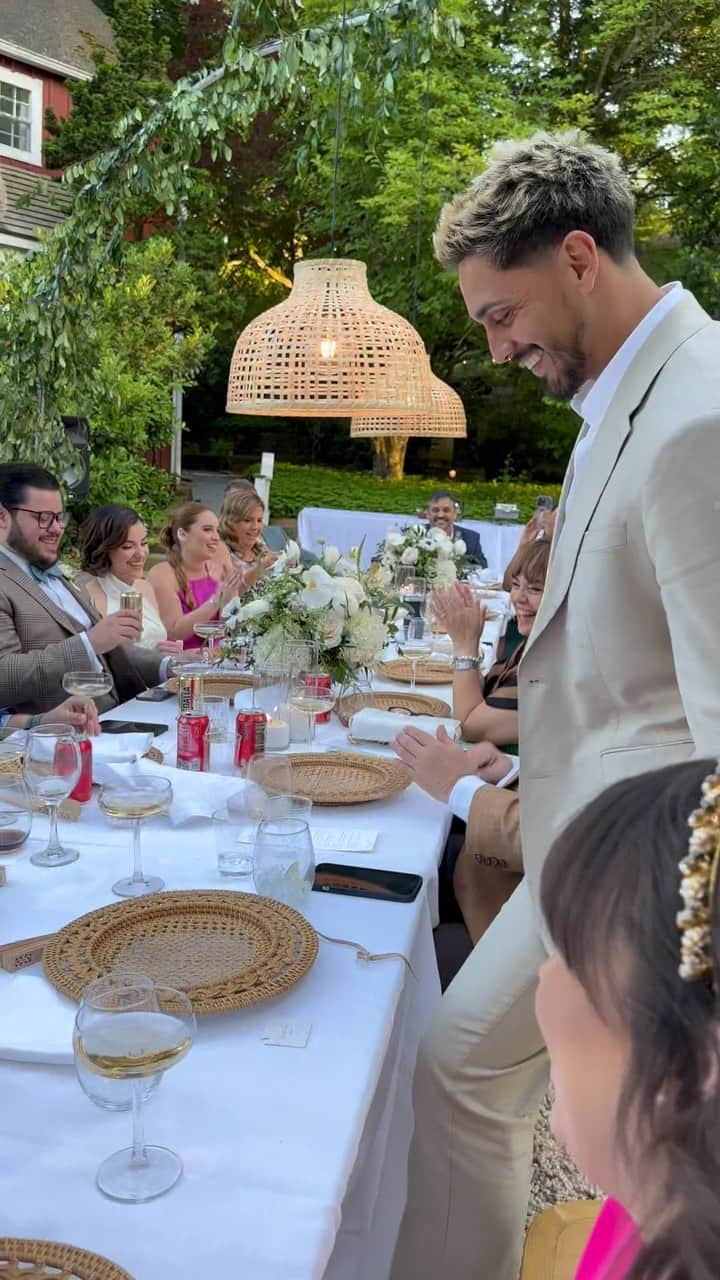 ホセ・デレオンのインスタグラム：「Me tocó improvisar un pequeño speech en la boda de mi hermano y esto fue lo que salió. Te amo, Maje. Sé que serás feliz por siempre. Orelí, bienvenida oficialmente a la familia. Love you 🤍」