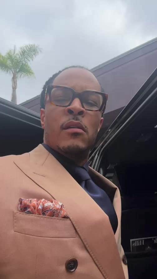 T.I.のインスタグラム：「HaHaⓂ️afia @tampaimprov  Saturday & Sunday 4 Shows!!!! @comediankdubb23 @ronniejordan @darealjayski It's LIT 🔥」