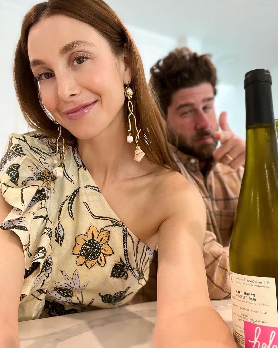 ホイットニー・ポートのインスタグラム：「Timmy and I trying something new on my podcast, WITH WHIT. Wanna come on a date night with us??? You got it ;) We chat through… - the decision to use a surrogate for baby #2 - my anxiety and fears of seclusion - parenting wins - our takes on T. Swift's new BF and Jury Duty + MORE Let us know what you thought of the segments and concept! We’re open to suggestions. Xx」