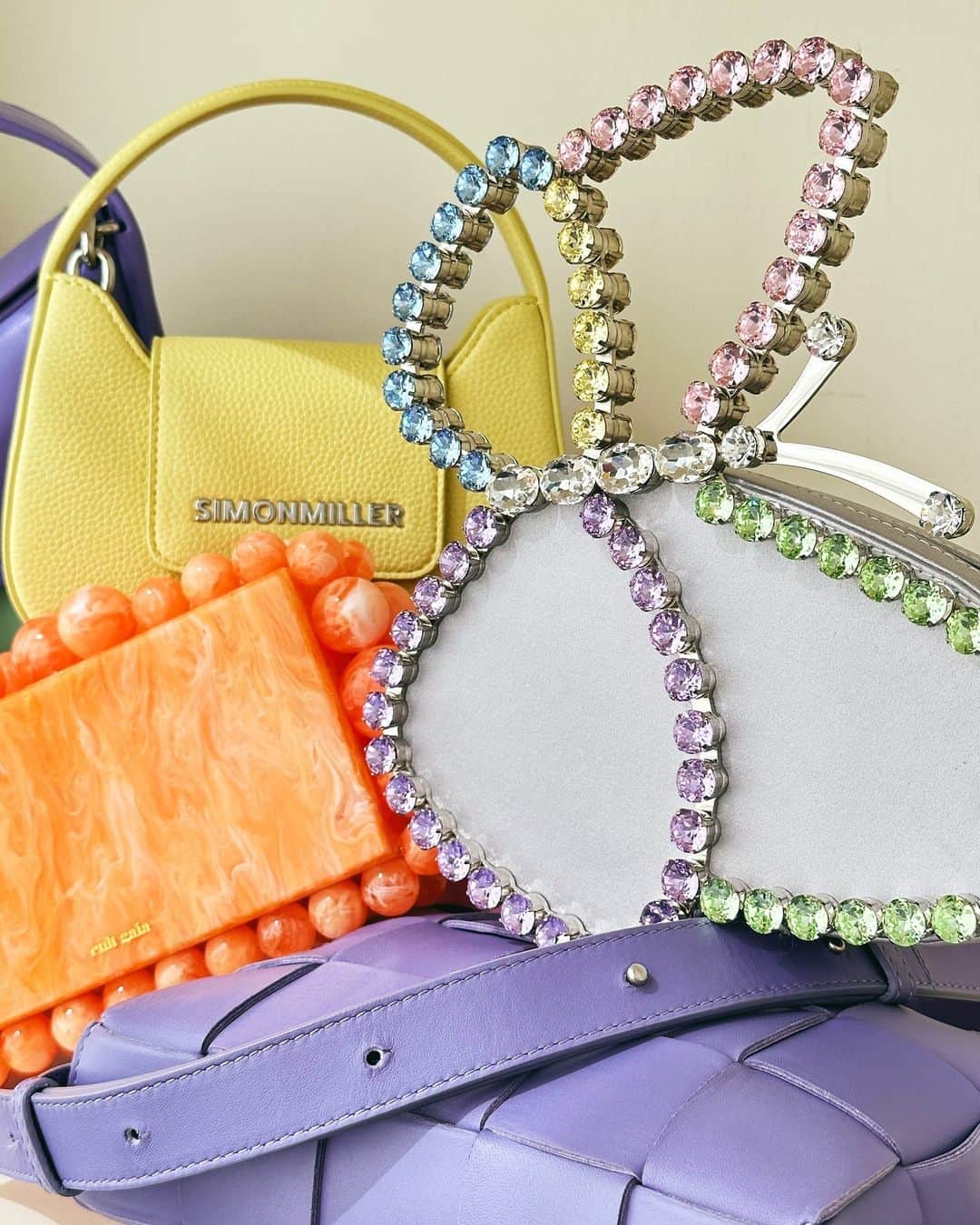 Shopbopさんのインスタグラム写真 - (ShopbopInstagram)「Bright ideas💡From sunshine yellow to perky purple, our latest bags pack a punch—link in bio to shop 🛍️」5月26日 1時00分 - shopbop