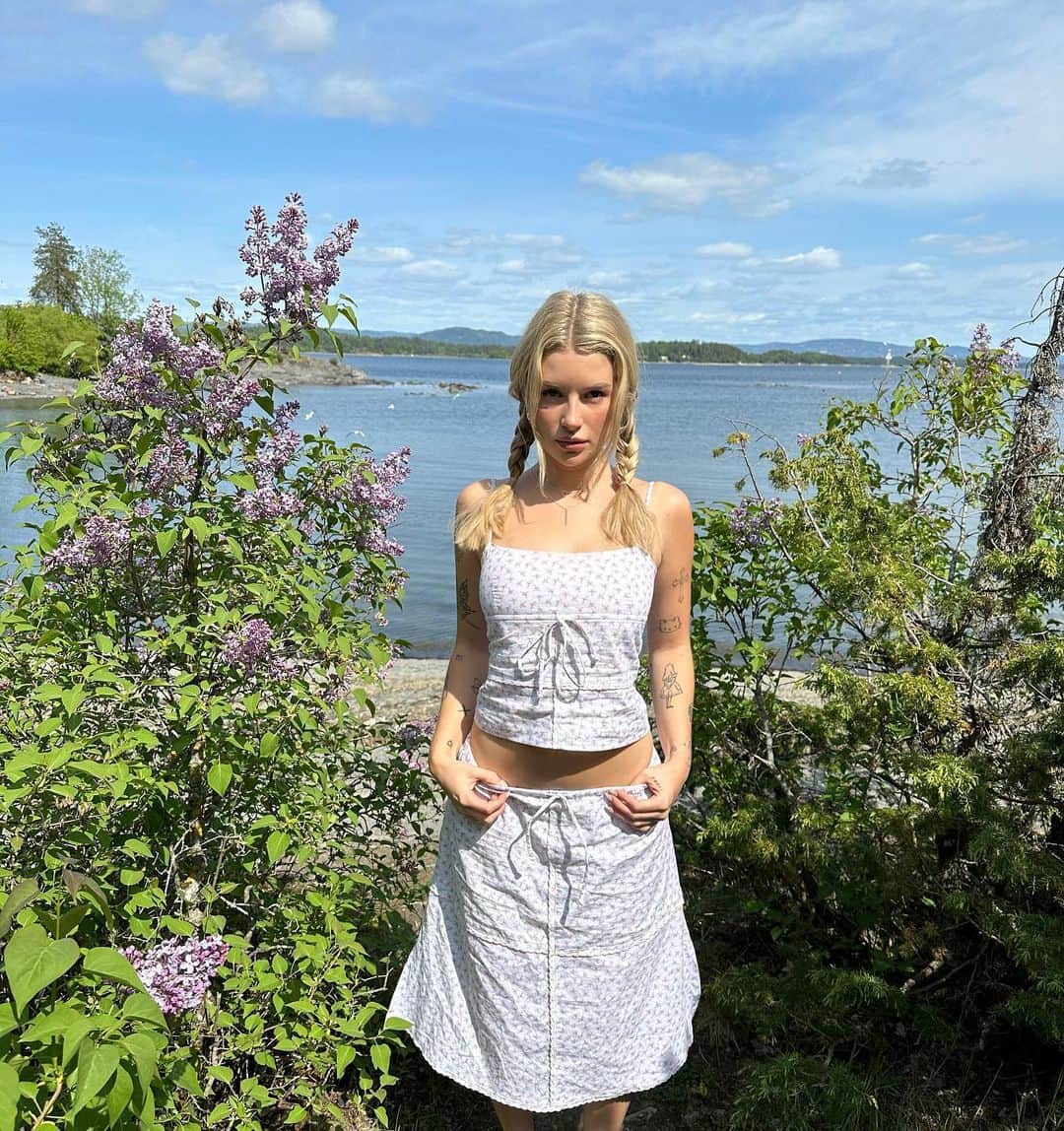 ロッティ・モスのインスタグラム：「🇳🇴」