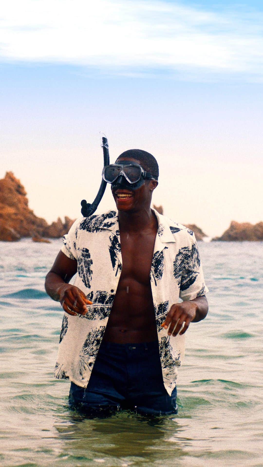 Ted Bakerのインスタグラム：「Swimwear season - pending.  #TedBaker #Holiday」