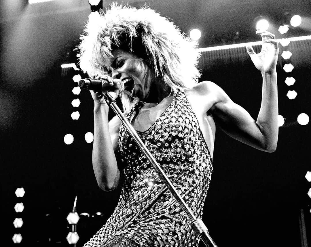 カミーラ・ベルのインスタグラム：「Tina Turner is one of the artists I most admired growing up. We would listen to her songs on repeat, I’d try and emulate her moves and style, I’d feel both empowered and incredibly moved by the power and vulnerability of her voice. I saw “What’s Love Got to Do With It” for the first time as a kid, and would watch it over and over again in awe of her strength.  I feel so lucky I was able to go to one of her concerts with my Momma and witness her greatness in person.  Rest in Peace Queen.」