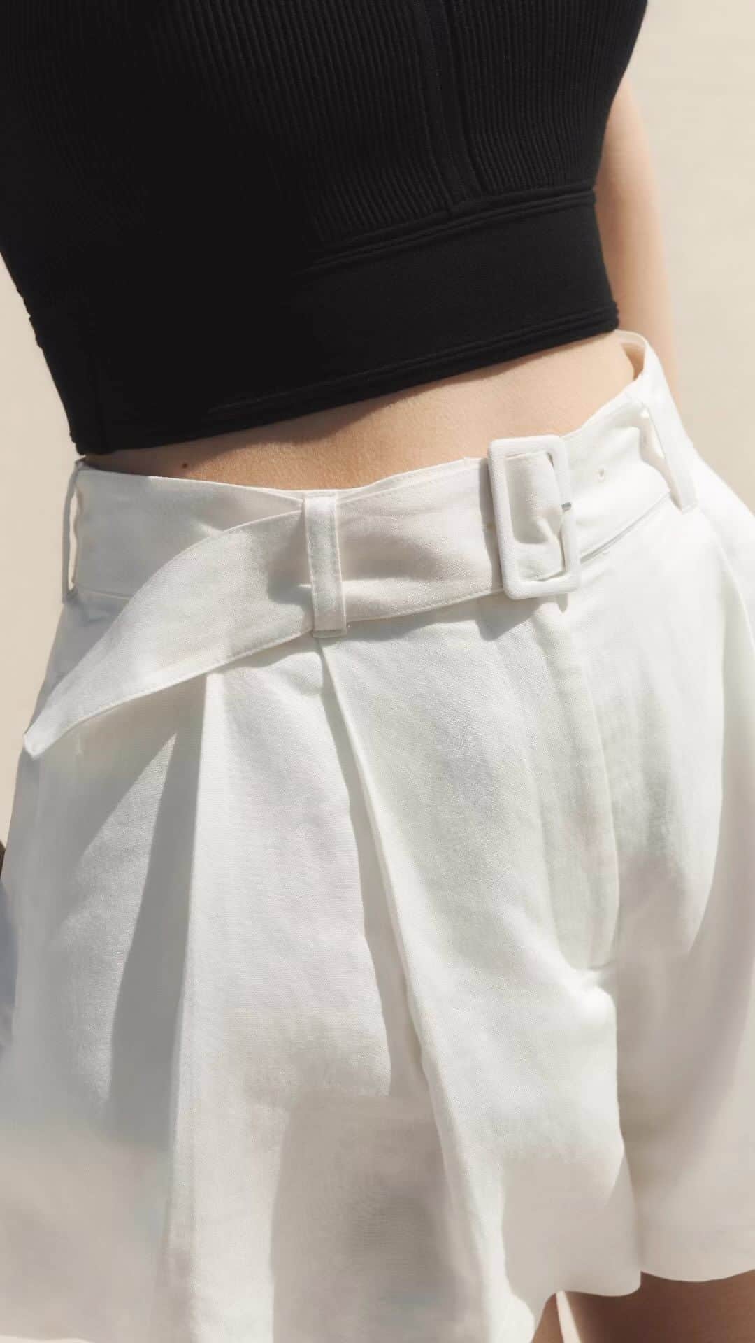 Club Monacoのインスタグラム：「At Club Monaco, a short is never just a short. A slip dress is never just a slip dress… It’s the details that make everything you’ll find here special.」