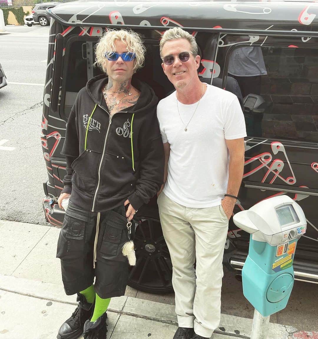 scottlippsさんのインスタグラム写真 - (scottlippsInstagram)「This guy @modsun on the @spinmag @lippsservicepod #podcast #comingsoon We talk through his journey from drumming in Minnesota to his relationship with @machinegunkelly @travisbarker and so much more! Check him out on tour! Brought to you by @mackiegear the all new #dlz creator #modsun」5月26日 1時34分 - scottlipps