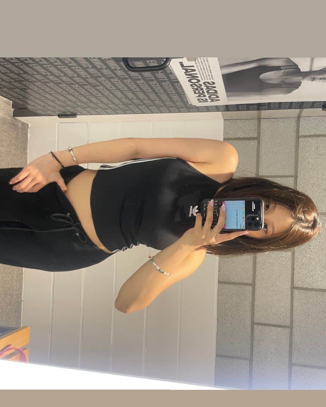 のインスタグラム：「🤠」