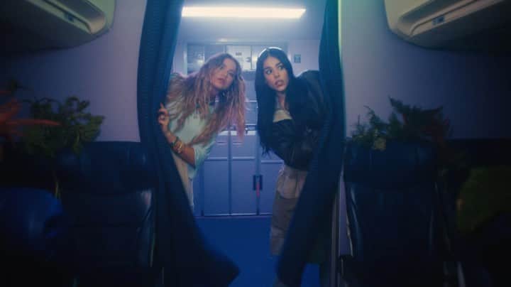 Danna Paolaのインスタグラム：「ES HOY!!!!!!!!!!!!!! “tqum” 8PM hora 🇲🇽 ☁️☁️☁️☁️☁️☁️☁️ ☁️☁️」
