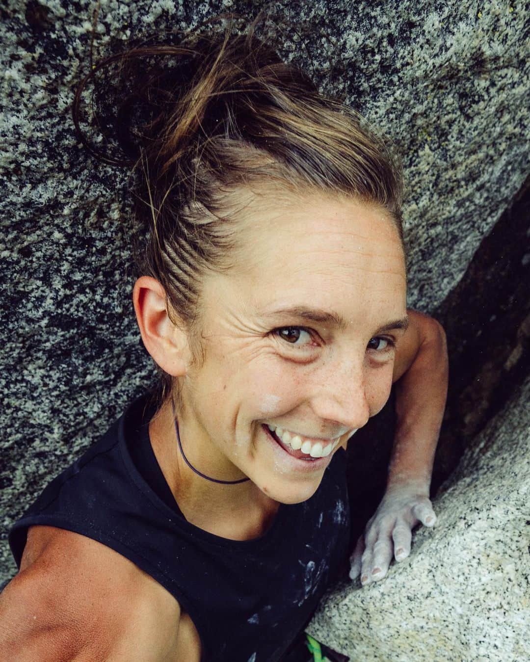 アークテリクスさんのインスタグラム写真 - (アークテリクスInstagram)「In love with the road and drawn to monumental challenges, Amity Warme is one of the most determined and motivated climbers in the business.  Hailing from Loveland, Colorado she may be most commonly known for the first female ascent of Idaho’s Enter the Dragon (5.13+ R), or becoming the fifth woman ever to free climb Yosemite’s El Capitan in a single day.  "When I'm out on a big climbing objective, I need gear that works as hard as I do. That's why I am STOKED to be joining the Arc'teryx team! What an honor to be included in this group of strong, hard-working, and accomplished mountain athletes. I am so proud to be able to represent a brand focused on delivering rugged outdoor gear and apparel, designed to withstand countless adventures."  Welcome to the team, @amity.warme!  📸: @taylor._shaffer #arcteryx」5月26日 2時00分 - arcteryx