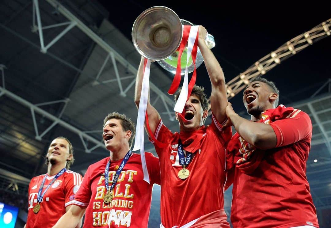 ハビ・マルティネスさんのインスタグラム写真 - (ハビ・マルティネスInstagram)「Still feels amazing every single day 😍🏆 #10yearsago #wembley  #Javi8」5月26日 2時12分 - javi8martinez