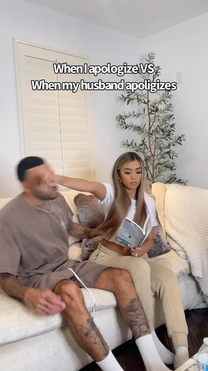 リアン Vのインスタグラム：「When I apologize vs when my husband apologizes 😠👊🏽😂 @wearethebenjamins」