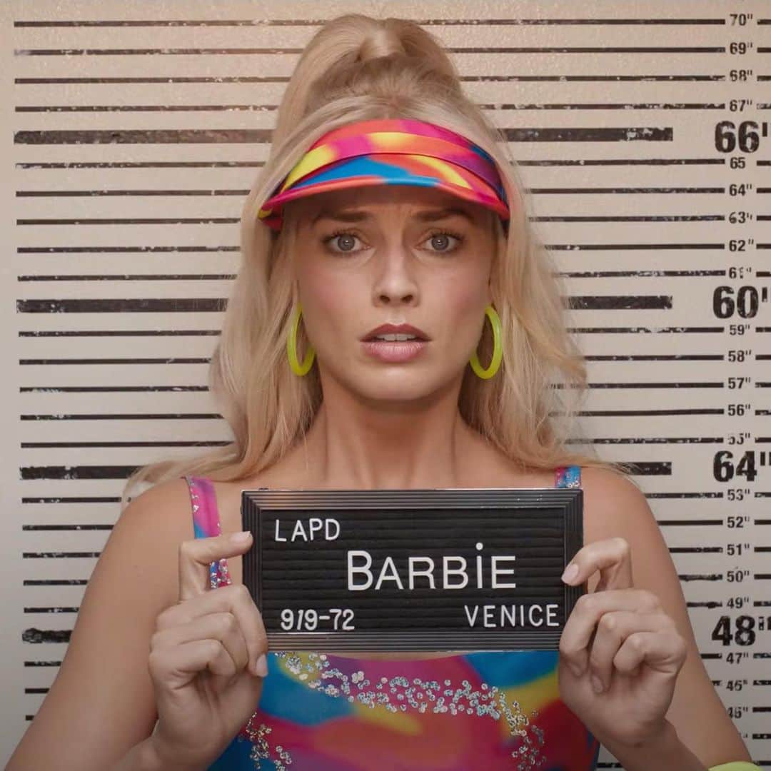 マリクレールのインスタグラム：「What happens when life...isn't in plastic? The first full-length trailer for #BarbieTheMovie just dropped, giving us a glimpse at what happens when Barbie (#MargotRobbie) and Ken (#RyanGoseling) decide to enter the real world. High-speed chases! Jail time! Birkenstocks! Swipe through for a closer look. photos: @wbpictures」