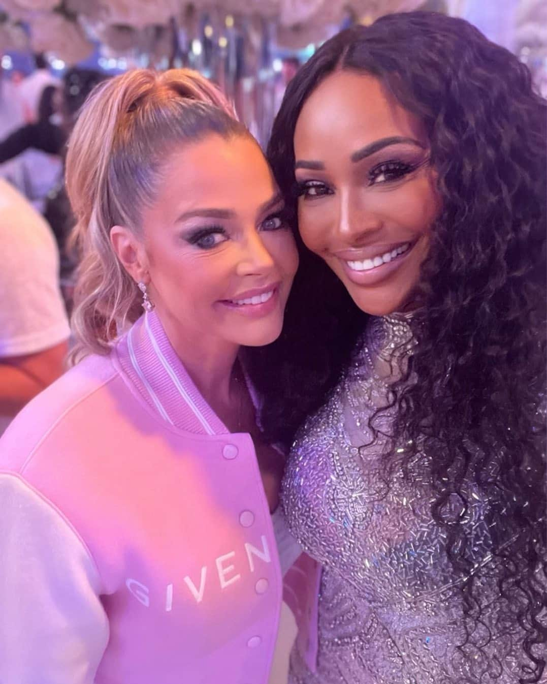 デニス・リチャーズのインスタグラム：「Loved hanging with @cynthiabailey !! And thanks for having me @kylerichards18 had the best time 💗💗✨」