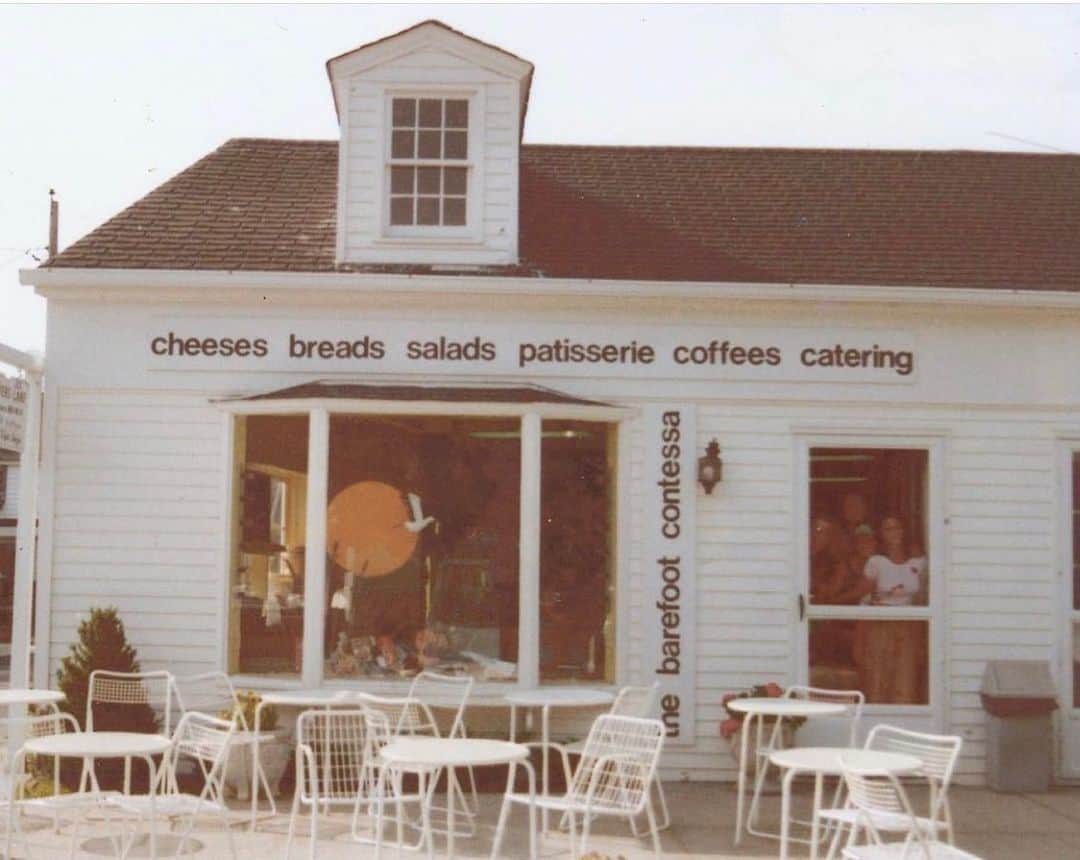 アイナ・ガーテンのインスタグラム：「Forty-five years ago today, I left my job working on nuclear energy policy in Washington and bought this tiny 400-square foot store in a town I'd never been to - Westhampton Beach, New York.  At the end of the first day, we had $87 in the register (before expenses!) and Jeffrey said sadly, "I don't think you'll make it here." I think he was really hoping I'd come to my senses and move back to Washington with him.  Happily, Friday of Memorial Day weekend was a whole other story. Life is all about taking a chance and figuring it out along the way.  There have been easy days and tough days but they've all been fun and my, what a journey it's been.  Thank you to everyone who has come along for the ride. ❤️❤️❤️❤️」