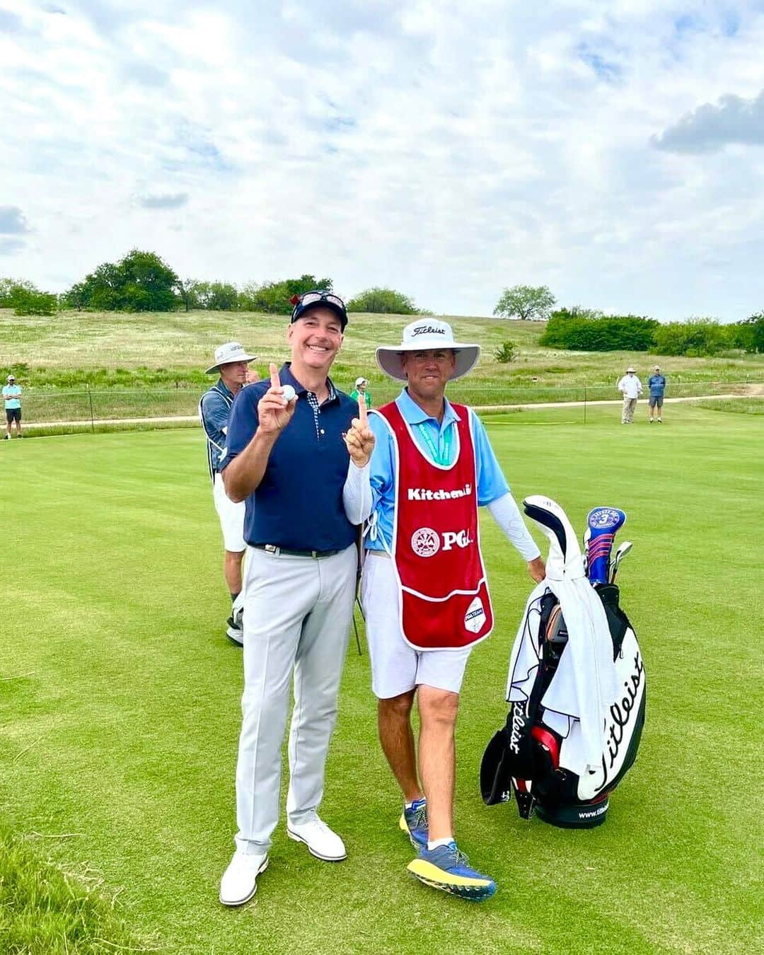 チョン・インジさんのインスタグラム写真 - (チョン・インジInstagram)「The first ace in Frisco. 🚨 David McNabb, PGA cards the first hole-in-one during a Championship at @fieldsranchfrisco.   ➡️ Swipe to watch.   #SrPGAChamp | @philadelphiapga」5月26日 3時07分 - golfchannel