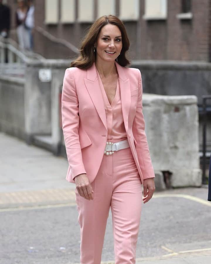 のインスタグラム：「Even Kate Middleton, Princess of Wales, can’t resist this summer’s candy-pink mood. Barbiecore was impossible to avoid last summer, and now with Greta Gerwig’s #Barbie movie hitting screens in July, the trend is set to enjoy another resurgence in the months to come. Tap the link in our bio for all the details behind her look.」