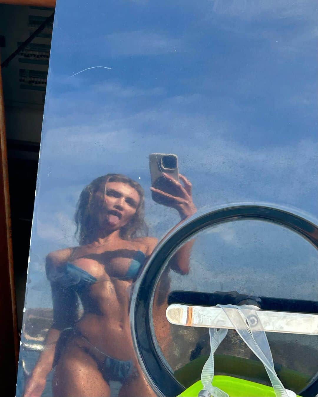 Gabrielle Grace Epsteinさんのインスタグラム写真 - (Gabrielle Grace EpsteinInstagram)「pov we’re on a boat @otaduyyachts」5月26日 4時07分 - gabbyepstein