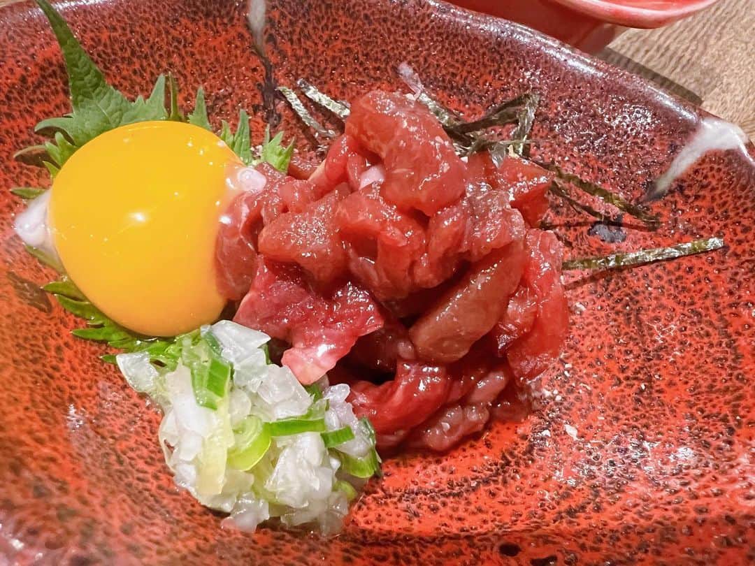 中村愛さんのインスタグラム写真 - (中村愛Instagram)「🐴♡ ・ ・ ・ 馬肉食べたんですけど… 今日は #競馬番組 収録です😚！  ん？なんかすごく深いぞ😂笑  ここ3日珍しく頭痛で 疲れが取れなかったから マッサージ💆‍♀️行って そのあと 馬肉は最強でした😅  #馬肉料理」5月26日 10時09分 - nakamuramura_ai
