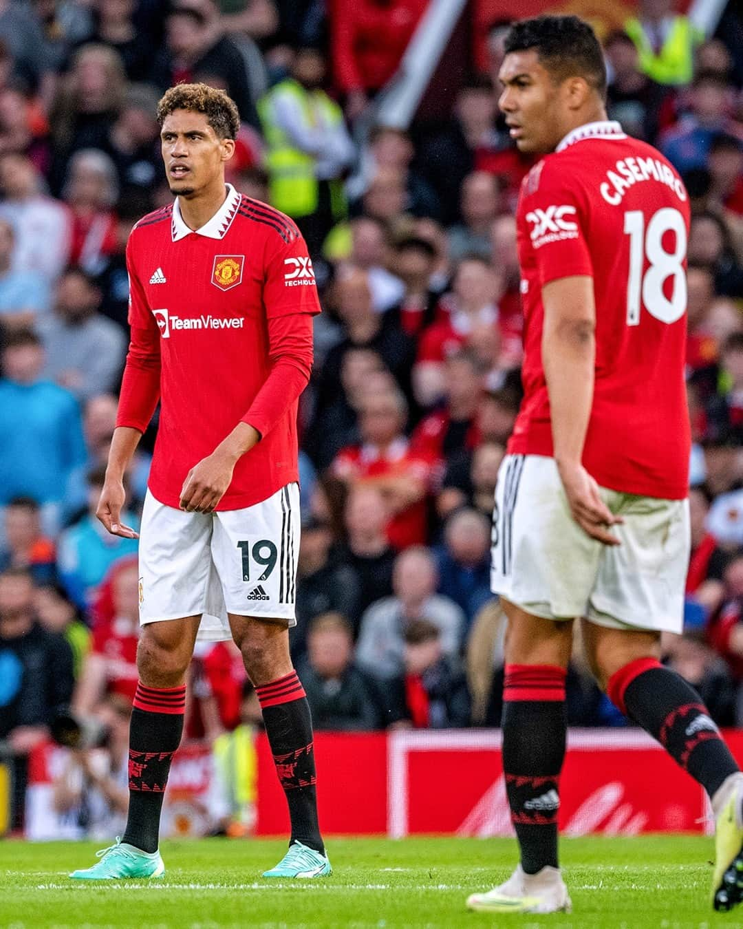 マンチェスター・ユナイテッドさんのインスタグラム写真 - (マンチェスター・ユナイテッドInstagram)「An eventful game so far ⚡️  #MUFC #ManUtd #OldTrafford #PremierLeague」5月26日 5時32分 - manchesterunited