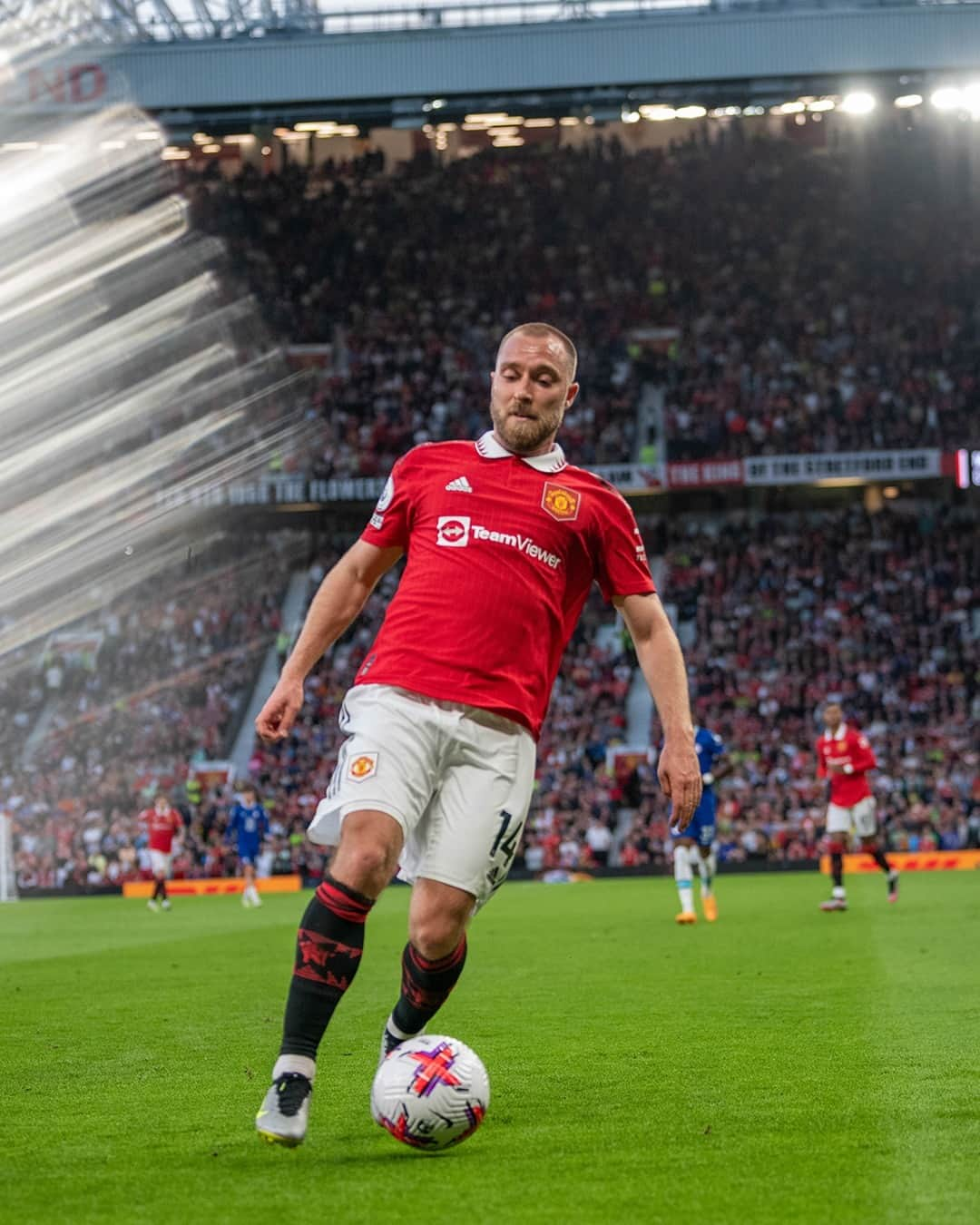 マンチェスター・ユナイテッドさんのインスタグラム写真 - (マンチェスター・ユナイテッドInstagram)「An eventful game so far ⚡️  #MUFC #ManUtd #OldTrafford #PremierLeague」5月26日 5時32分 - manchesterunited