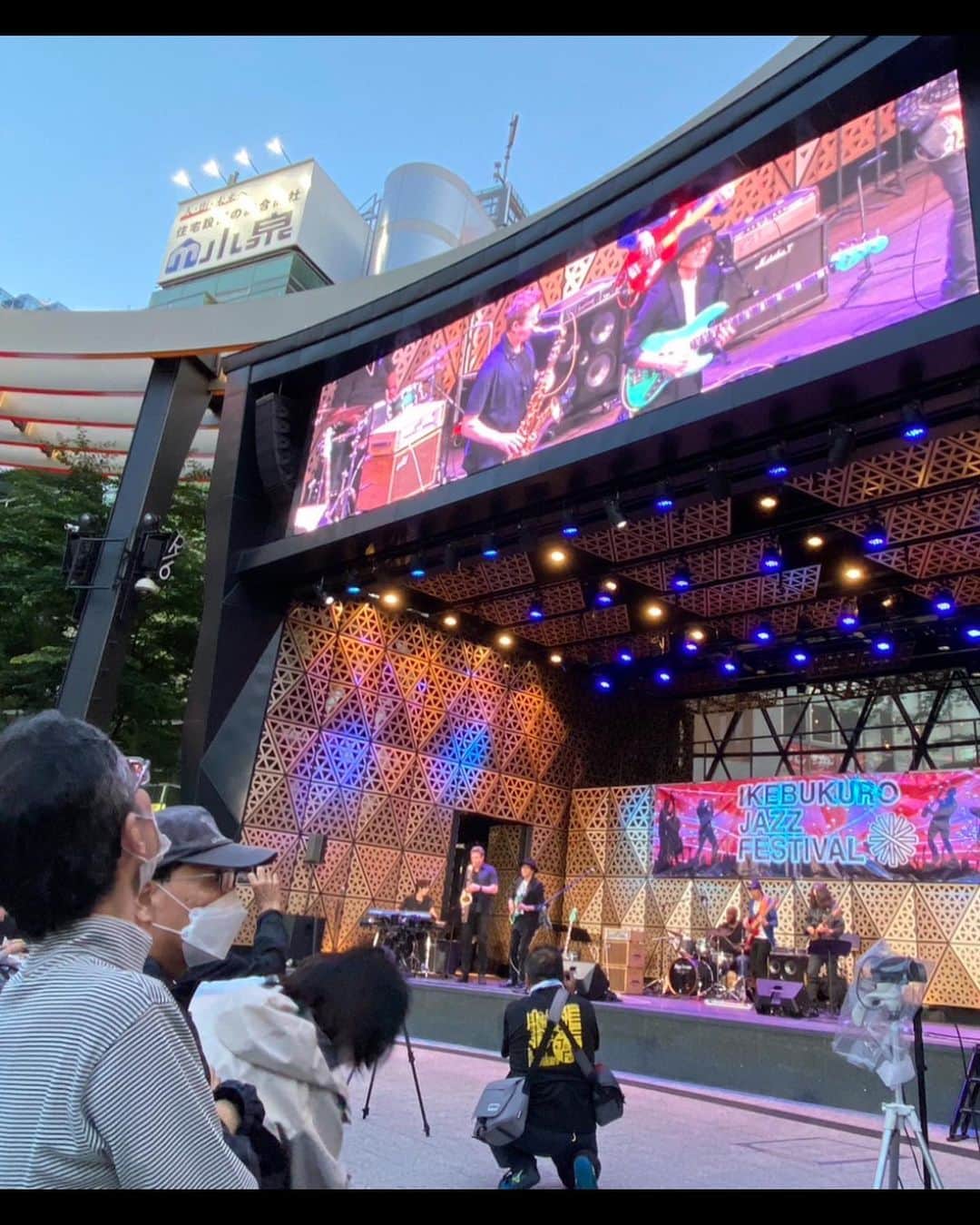 日野賢二のインスタグラム：「Thanx everyone for Coming down to  Jino Jam Gig @Ikebukuro Jazz Festival ,I had a Blast! ジノ・ジャム@池袋 JAZZフェスに来てくれた皆さんありがとうございます♪😊special Thanx to Ayumi Hoshikawa!」