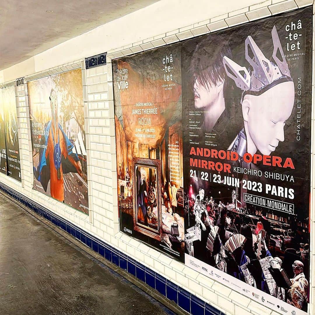 渋谷慶一郎のインスタグラム：「コンコルド駅にもアンドロイドオペラ🫠初めて直接見た。Android Opera also at Concorde Station. First time I've seen it in person.」
